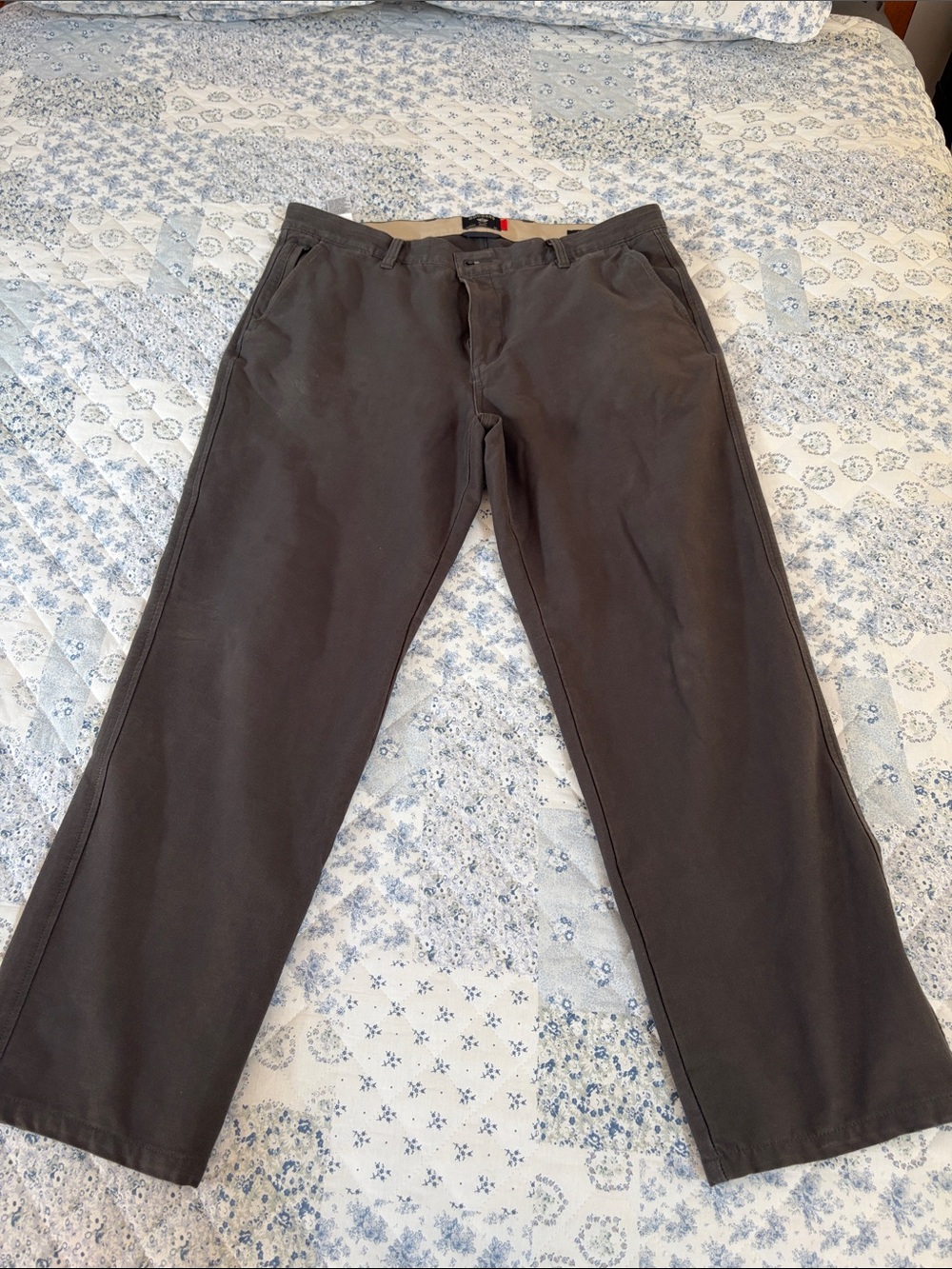 Mens dockers pants- 36